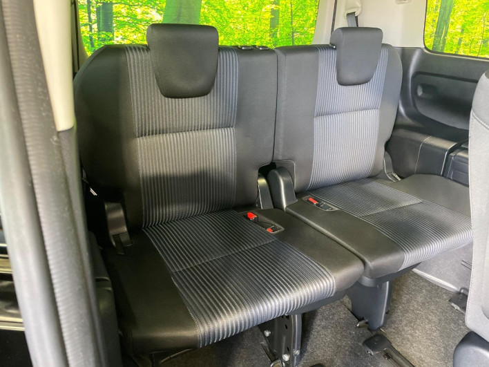 2017 Toyota Voxy DBA-ZRR80W (UW-69f067b9914dc)[27]