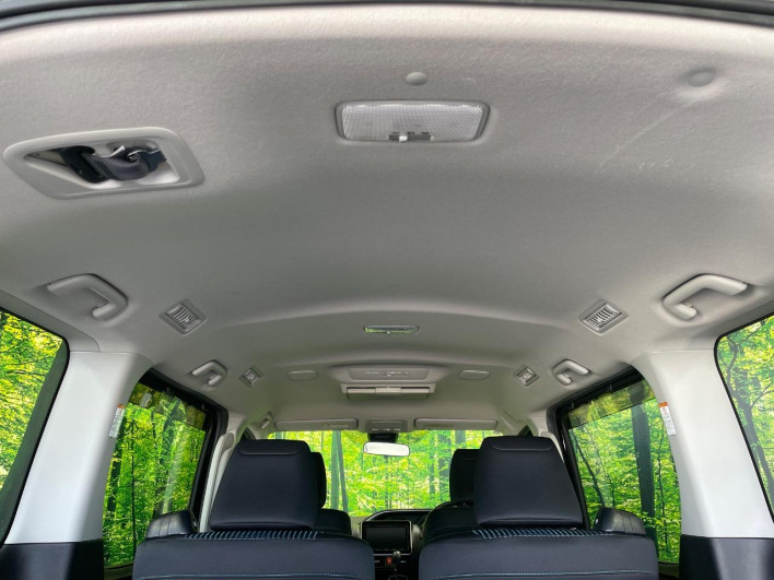 2017 Toyota Voxy DBA-ZRR80W (UW-69f067b9914dc)[26]