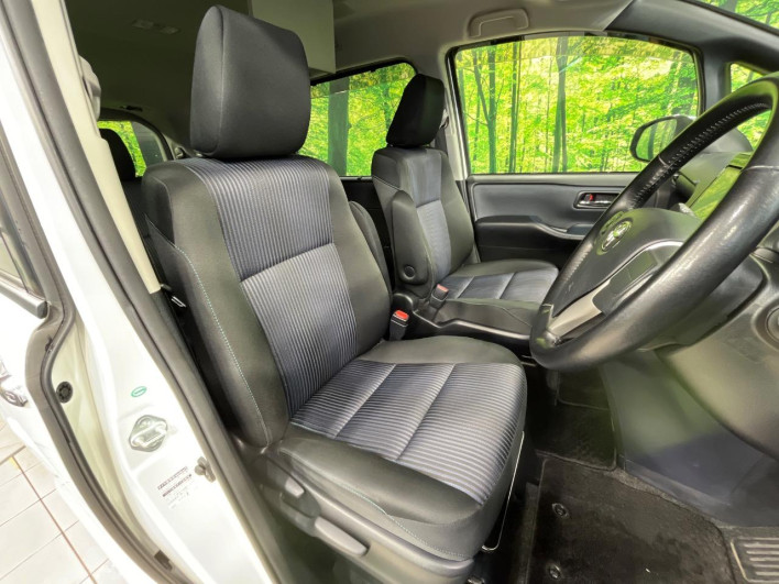 2017 Toyota Voxy DBA-ZRR80W (UW-69f067b9ea15d)[25]