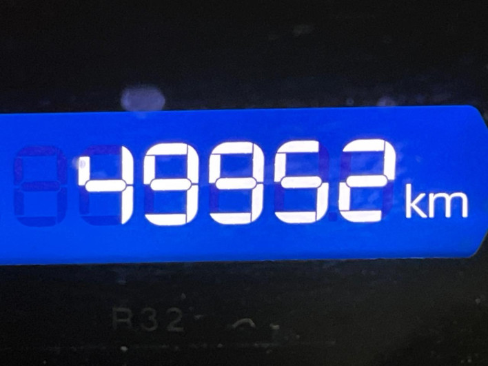 2017 Toyota Voxy DBA-ZRR80W (UW-69f067b9ea15d)[2]