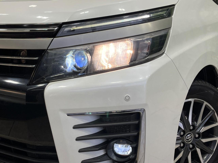 2017 Toyota Voxy DBA-ZRR80W (UW-69f067b9ea15d)[17]