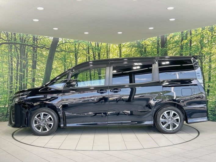 2017 Toyota Voxy DBA-ZRR80W (UW-69f067ba4cafa)[9]
