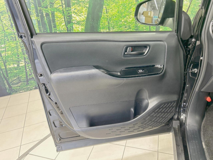 2017 Toyota Voxy DBA-ZRR80W (UW-69f067ba4cafa)[22]