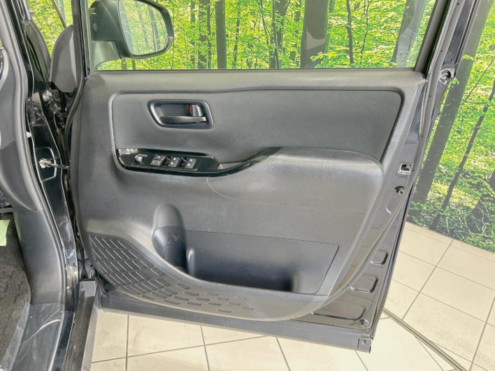 2017 Toyota Voxy DBA-ZRR80W (UW-69f067ba4cafa)[26]