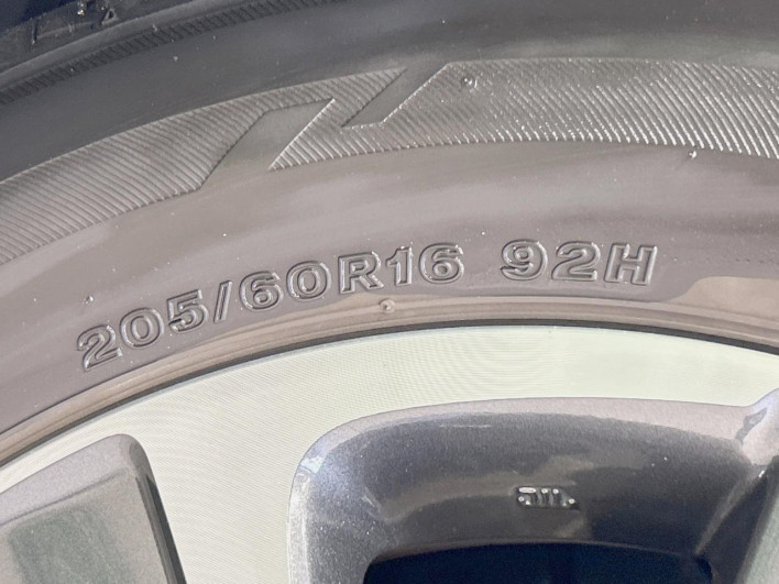 2017 Toyota Voxy DBA-ZRR80W (UW-69f067ba4cafa)[6]