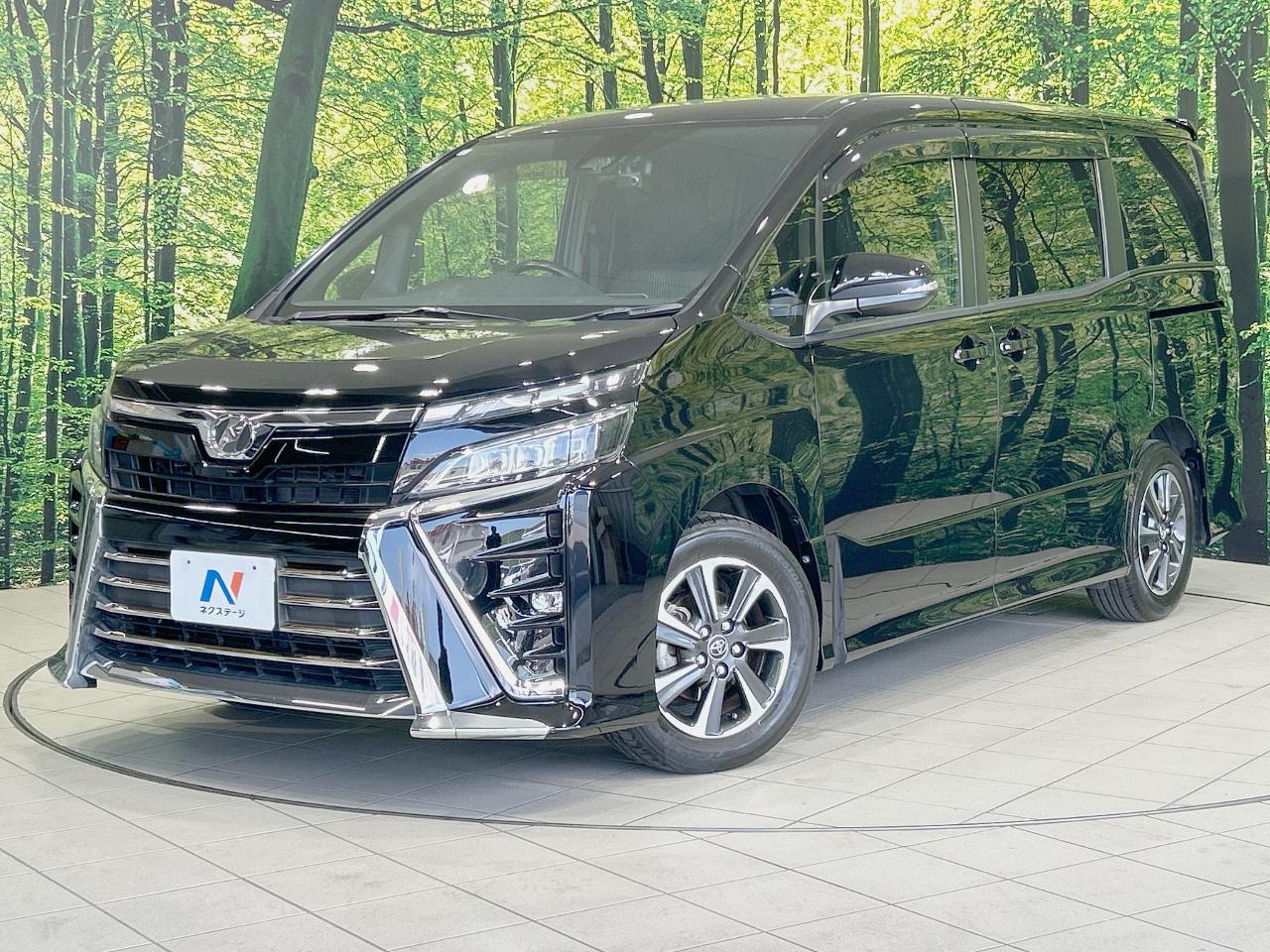 2017 Toyota Voxy DBA-ZRR80W
