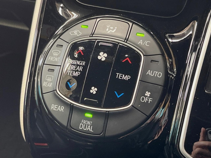 2018 Toyota Noah DBA-ZRR80W (UW-69f067bb44be1)[13]