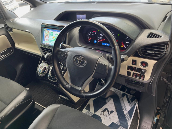 2018 Toyota Noah DBA-ZRR80W (UW-69f067bb44be1)[22]