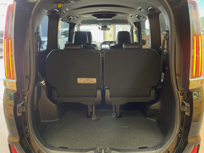 2018 Toyota Noah DBA-ZRR80W (UW-69f067bb44be1)[27]