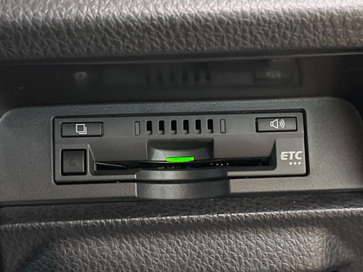 2018 Toyota Noah DBA-ZRR80W (UW-69f067bb44be1)[19]