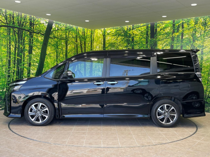 2018 Toyota Voxy DBA-ZRR80W (UW-69f067bc0e8b5)[19]