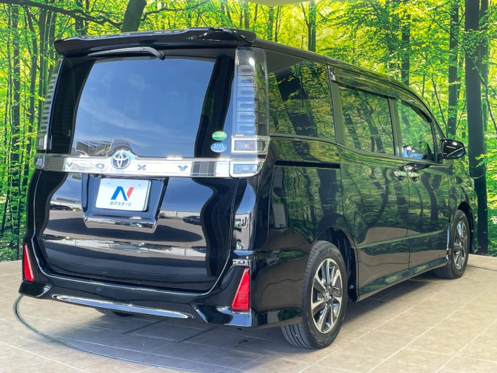 2018 Toyota Voxy DBA-ZRR80W (UW-69f067bc0e8b5)[16]