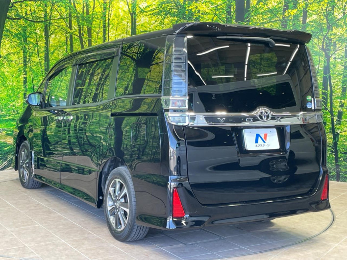 2018 Toyota Voxy DBA-ZRR80W (UW-69f067bc0e8b5)[18]