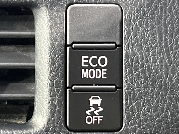 2019 Toyota Voxy DBA-ZRR80W (UW-69f067bc465f7)[28]