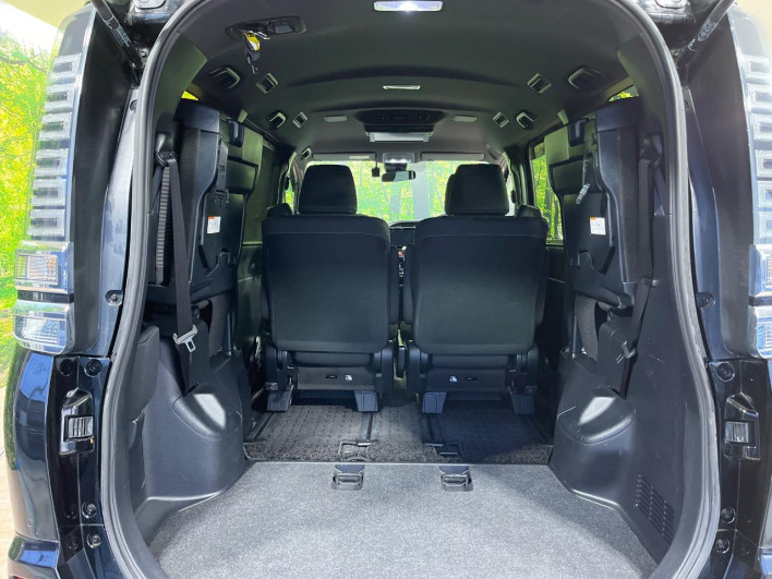 2019 Toyota Voxy DBA-ZRR80W (UW-69f067bc465f7)[5]