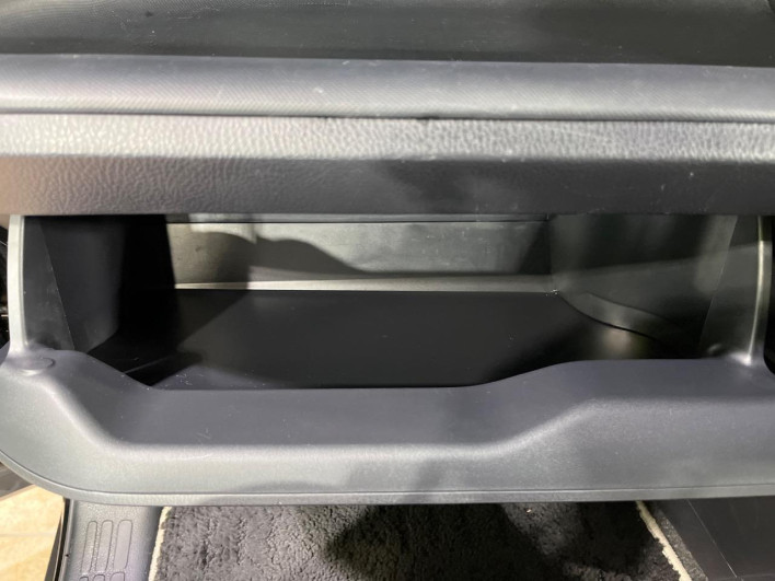 2019 Toyota Voxy DBA-ZRR80W (UW-69f067bc465f7)[20]