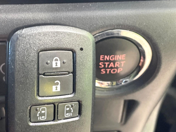 2019 Toyota Voxy DBA-ZRR80W (UW-69f067bc47757)[13]