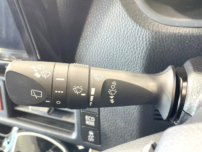 2019 Toyota Voxy DBA-ZRR80W (UW-69f067bc47757)[21]