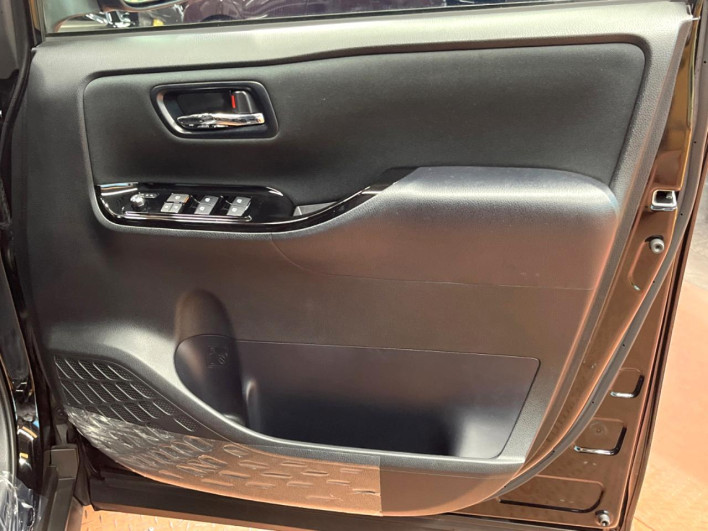 2019 Toyota Voxy DBA-ZRR80W (UW-69f067bcead5a)[21]