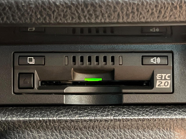 2019 Toyota Voxy DBA-ZRR80W (UW-69f067bcead5a)[29]