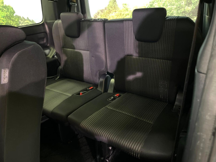 2019 Toyota Voxy DBA-ZRR80W (UW-69f067bcead5a)[11]