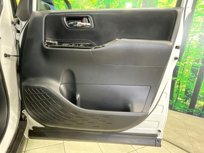 2019 Toyota Voxy DBA-ZRR80W (UW-69f067be46a35)[22]