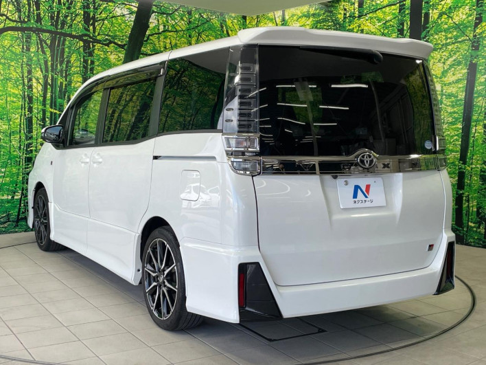 2019 Toyota Voxy DBA-ZRR80W (UW-69f067be46a35)[9]