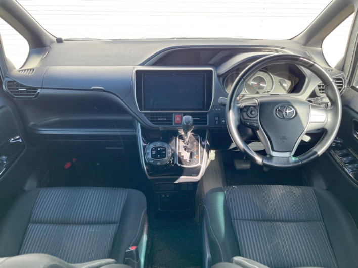 2019 Toyota Voxy DBA-ZRR80W (UW-69f067be59fa7)[23]