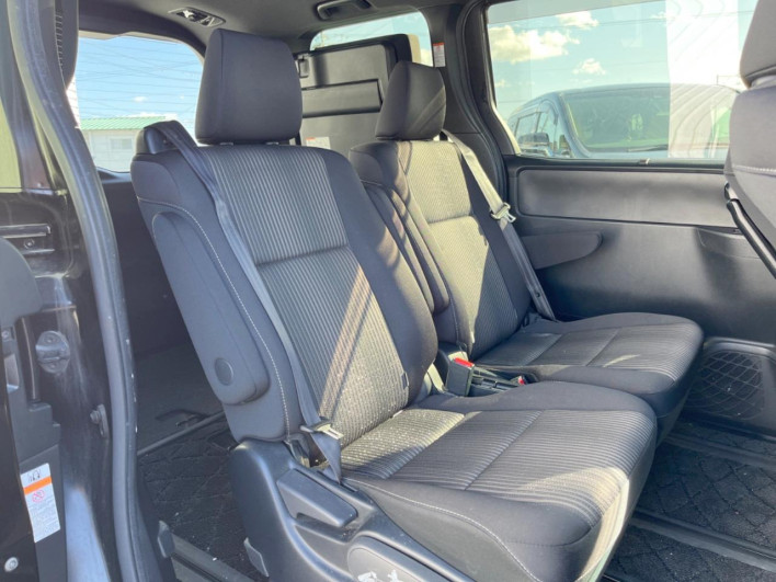 2019 Toyota Voxy DBA-ZRR80W (UW-69f067be59fa7)[9]