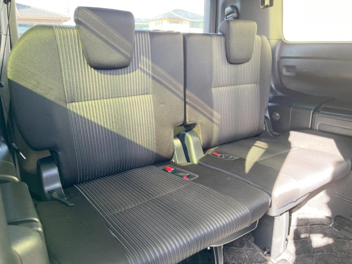 2019 Toyota Voxy DBA-ZRR80W (UW-69f067be59fa7)[18]