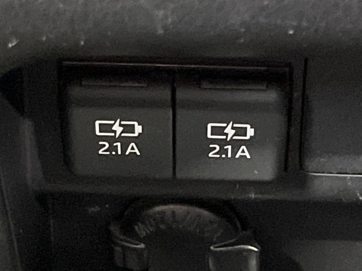 2020 Toyota Voxy 3BA-ZRR80W (UW-69f067bf14593)[28]