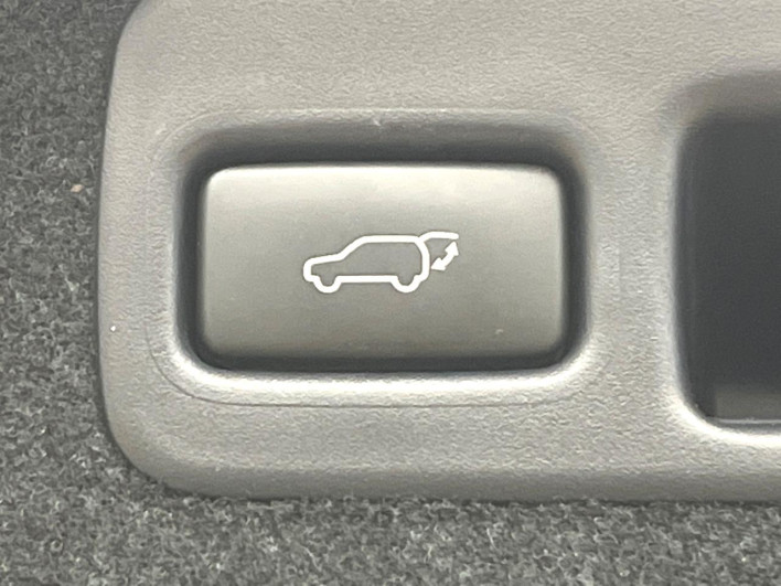 2018 Toyota Harrier DBA-ZSU60W (UW-69f067c1357b4)[19]