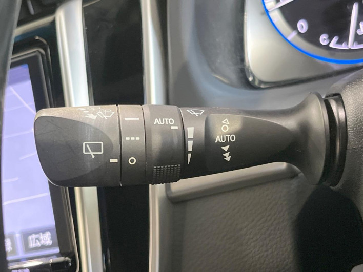 2018 Toyota Harrier DBA-ZSU60W (UW-69f067c280447)[27]