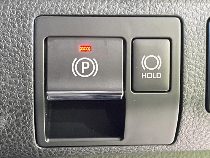 2018 Toyota Harrier DBA-ZSU60W (UW-69f067c280447)[19]