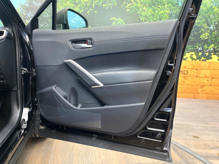 2024 Toyota Corolla Cross 6AA-ZVG13 (UW-69f067c31c24a)[18]