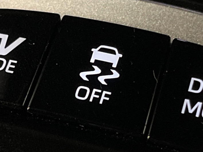 2024 Toyota Corolla Cross 6AA-ZVG13 (UW-69f067c344677)[16]