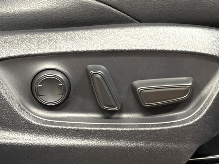 2024 Toyota Corolla Cross 6AA-ZVG13 (UW-69f067c344677)[28]