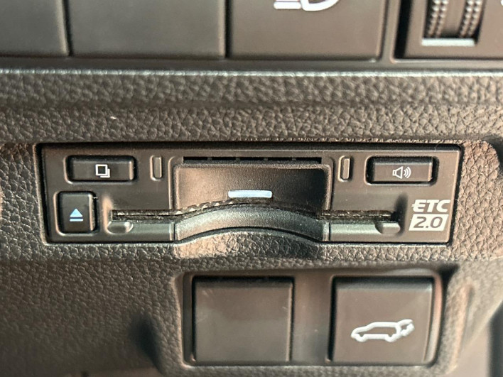 2025 Toyota Corolla Cross 6AA-ZVG13 (UW-69f067c49374c)[6]