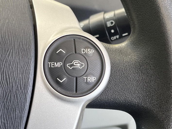 2012 Toyota Prius DAA-ZVW30 (UW-69f067c763693)[16]