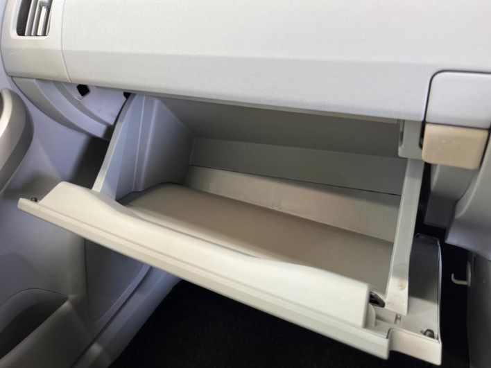 2012 Toyota Prius DAA-ZVW30 (UW-69f067c763693)[26]