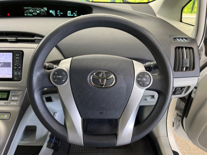 2012 Toyota Prius DAA-ZVW30 (UW-69f067c763693)[14]