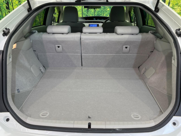 2014 Toyota Prius DAA-ZVW30 (UW-69f067c7680b5)[27]