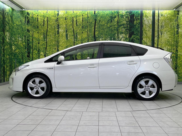 2014 Toyota Prius DAA-ZVW30 (UW-69f067c7680b5)[16]