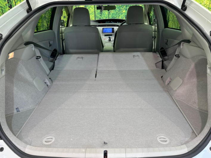 2014 Toyota Prius DAA-ZVW30 (UW-69f067c7680b5)[26]