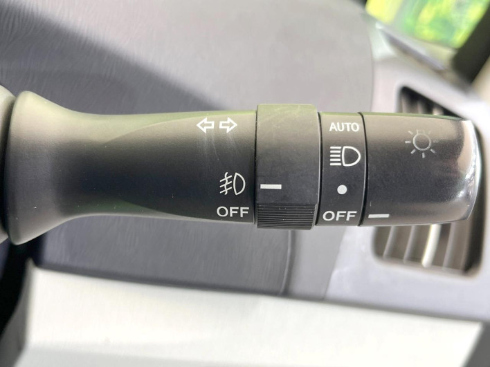 2015 Toyota Prius DAA-ZVW30 (UW-69f067c7d030f)[20]