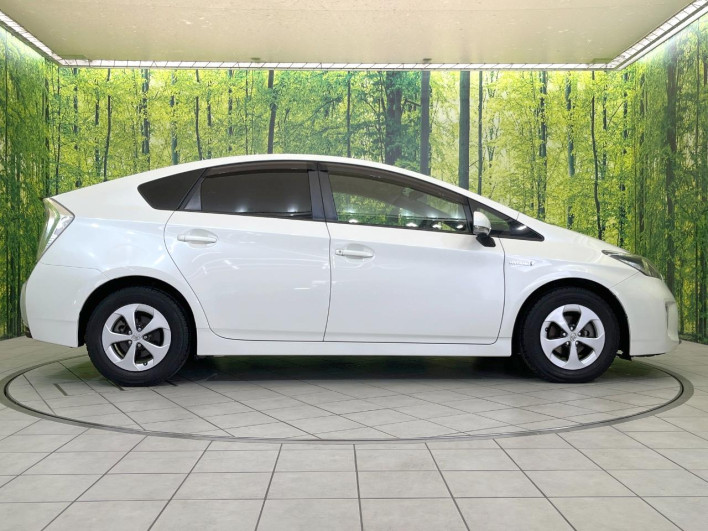 2015 Toyota Prius DAA-ZVW30 (UW-69f067c7d030f)[11]