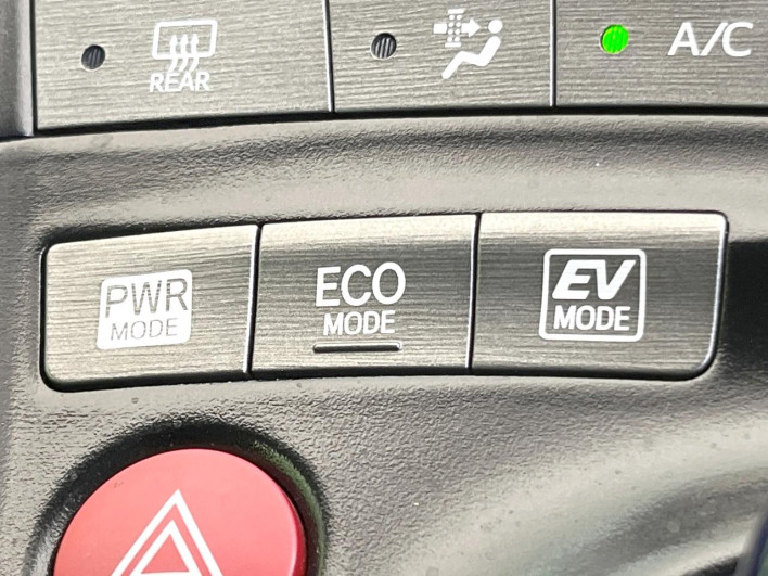 2015 Toyota Prius DAA-ZVW30 (UW-69f067c7d030f)[27]