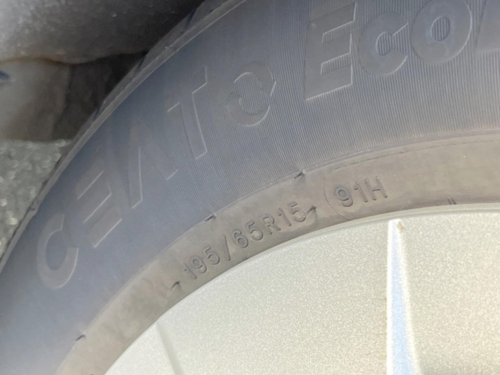 2011 Toyota Prius DAA-ZVW30 (UW-69f067c85521d)[9]