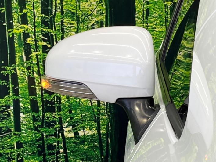 2013 Toyota Prius DAA-ZVW30 (UW-69f067c90f44c)[22]