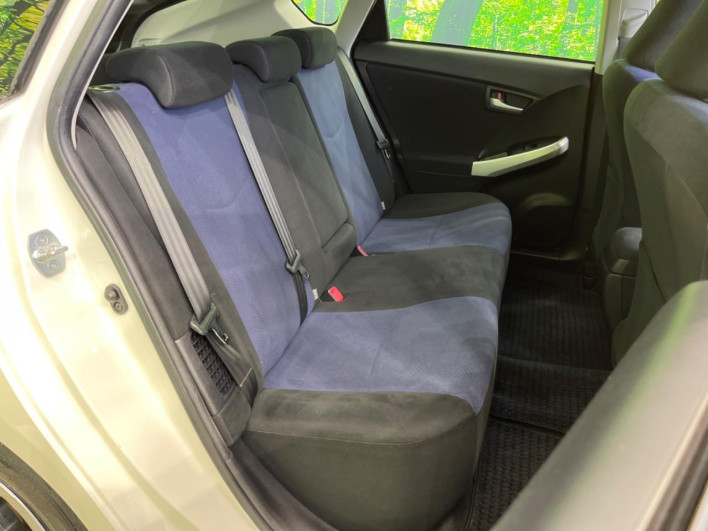 2013 Toyota Prius DAA-ZVW30 (UW-69f067c90f44c)[17]